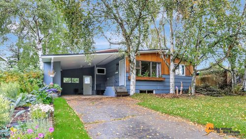 730 Dogwood St, Anchorage, AK, 99501-1215 | Card Image
