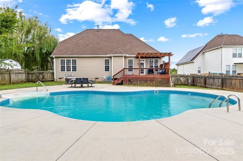 5220 Vineleaf Ct, Clemmons, NC, 27012-7880 | Card Image