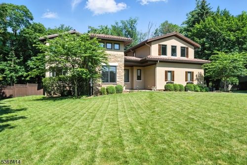 39 Crescent Dr, Morristown, NJ, 07960-6937 | Card Image