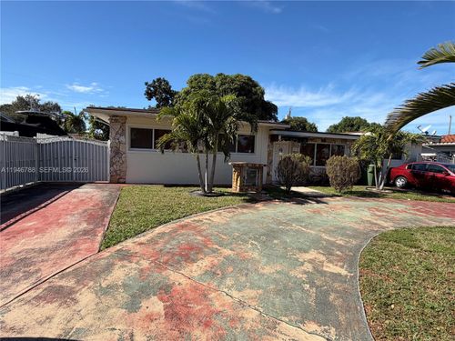 6090 W 5th Ln, Hialeah, FL, 33012-6614 | Card Image