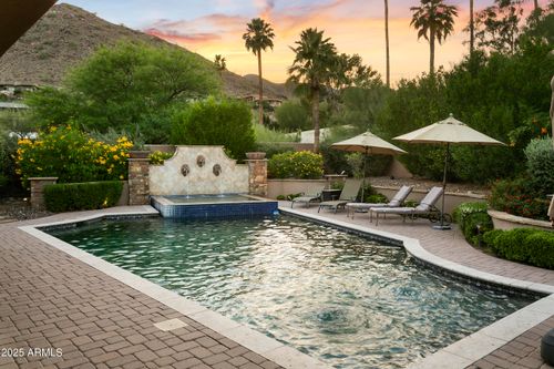 4836 E Moonlight Way, Paradise Valley, AZ, 85253-2926 | Card Image