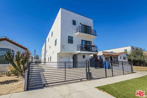 1/2 Carmona Ave, Los Angeles, CA, 90019 | Card Image