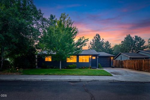 3146 Sw Pumice Pl, Redmond, OR, 97756-7813 | Card Image