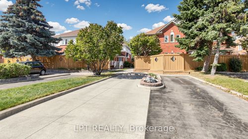 81 Shady Pine Cir, Brampton, ON, L6R1K3 | Card Image