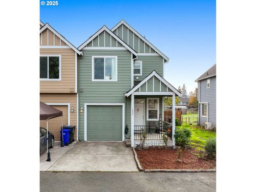 c-162 Fenton Ave, Molalla, OR, 97038-9285 | Card Image