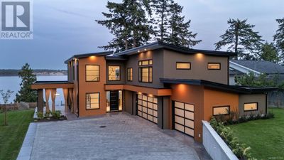 8213 Lochside Dr, House other with 4 bedrooms, 5 bathrooms and 6 parking in Saanichton BC | Image 2