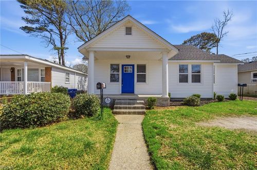 8916 London St, Norfolk, VA, 23503-3814 | Card Image