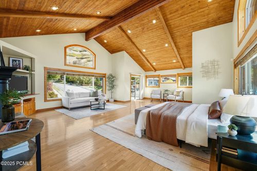 8504 S Kings Hill Dr, Cottonwood Heights, UT, 84121-6020 | Card Image