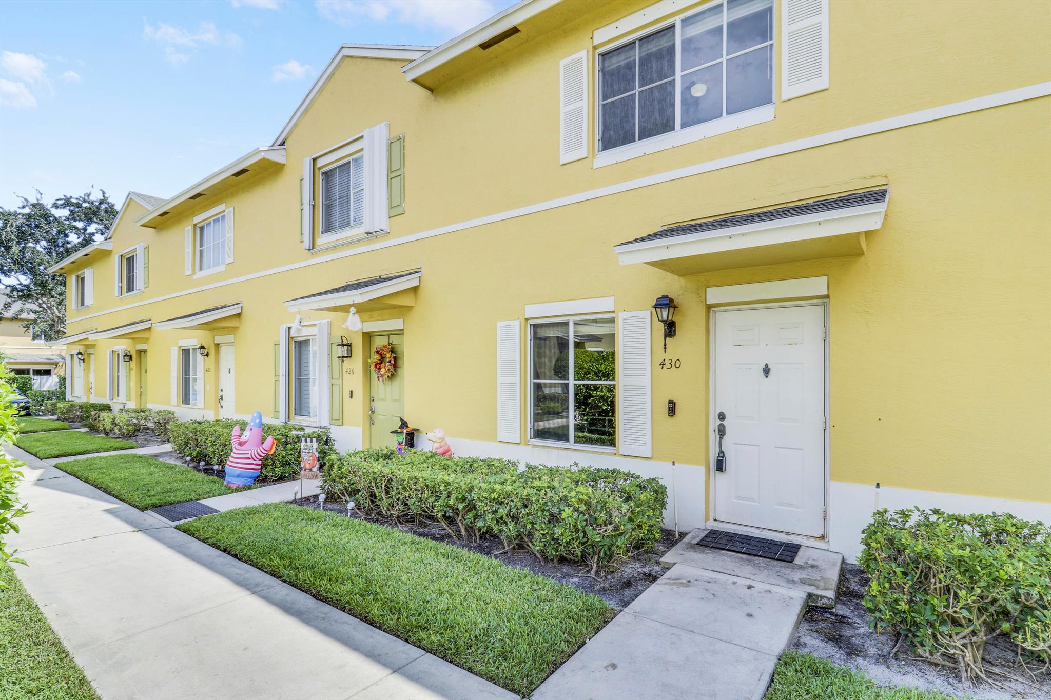Bloxham St, Lantana, FL 33462
