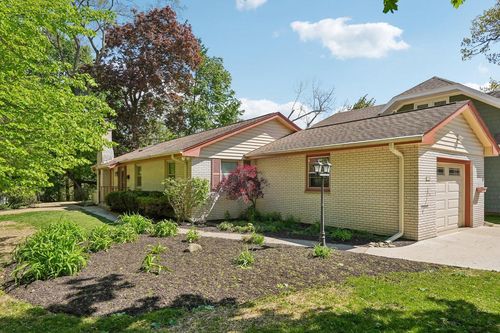 7130 Maple Terrace, Wauwatosa, WI, 53213 | Card Image