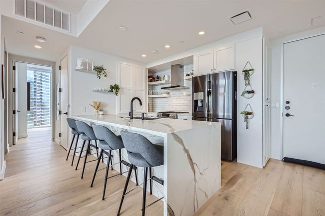 kitchen bar | Image 8