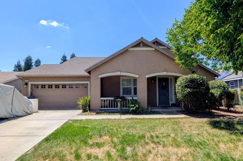 645 E Sierra Avenue, Reedley, CA, 93654 | Card Image