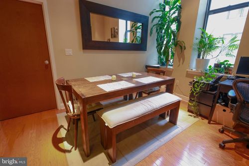 705w-1001 Chestnut St, PHILADELPHIA, PA, 19107-4219 | Card Image