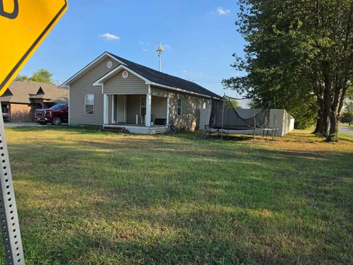 821 Oak St, Collinsville, OK, 74021-2420 | Card Image
