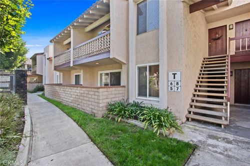 t5-700 W La Veta Ave, Orange, CA, 92868-4132 | Card Image