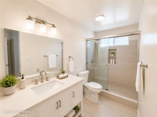 1000 W Macarthur Blvd, Santa Ana, CA, 92707-4672 | Card Image