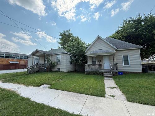 416 S Washington St, Carbondale, IL, 62901-3230 | Card Image