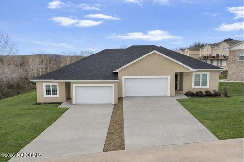 1830 Pinnacle Pt, Holts Summit, MO, 65043 | Card Image