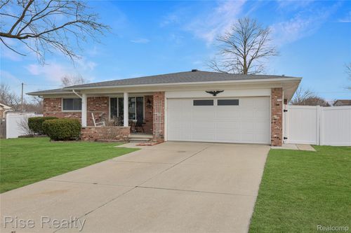 5407 Fairview Dr, Grand Blanc, MI, 48439-5151 | Card Image