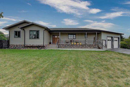 919 7 Ave, Beaverlodge, AB, T0H0C0 | Card Image