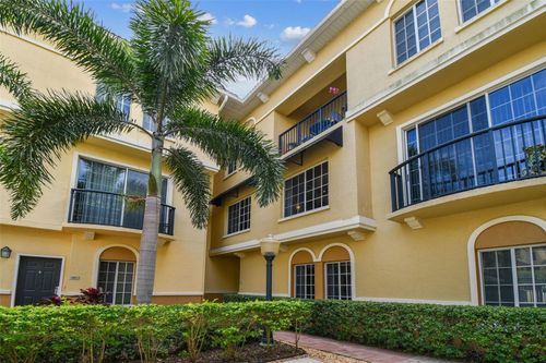 143-143 Grand Beach Pl, TAMPA, FL, 33609-2497 | Card Image