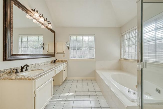 5007 Maple Brook Ln, House other with 4 bedrooms, 2 bathrooms and 2 parking in Kingwood TX | Image 15