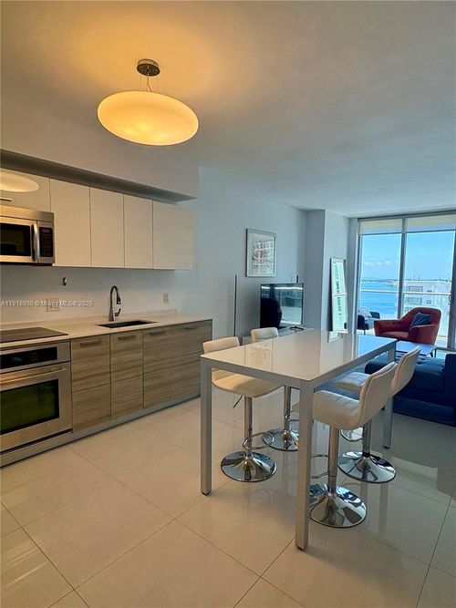 apt-1607-1300 Brickell Bay Dr, Miami, FL, 33131-3387 | Card Image