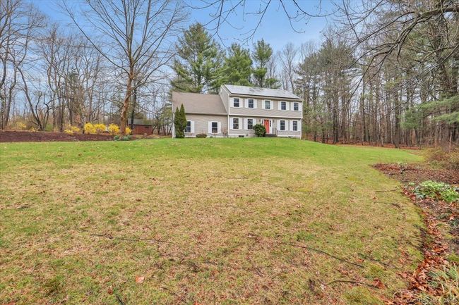 Sweeping lawn and wonderful private setting. | Image 28