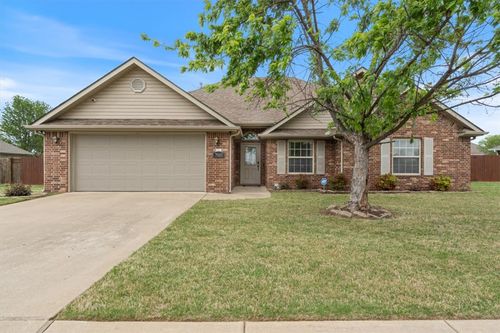 7005 Overland Dr, Siloam Springs, AR, 72761-7647 | Card Image