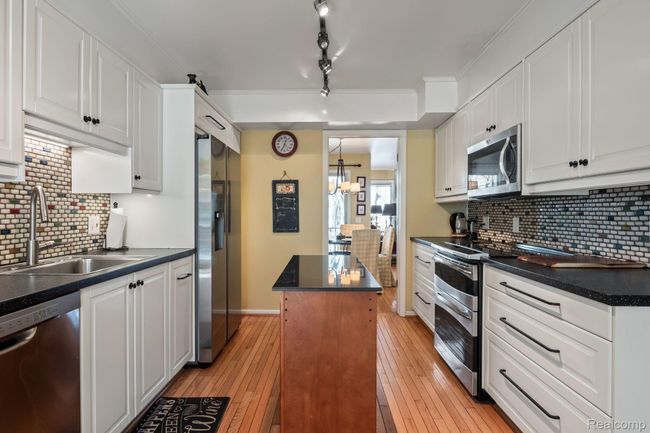 1339 Knollcrest Cir, Condo with 3 bedrooms, 3 bathrooms and null parking in Bloomfield Hills MI | Image 11