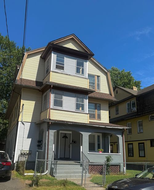 150 Adams St, Hartford, CT, 06112-1802 | Card Image