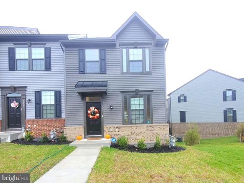1001 Rampart Dr, FREDERICKSBURG, VA, 22401-6106 | Card Image
