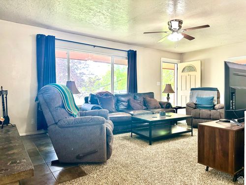 385 E 400 S, Roosevelt, UT, 84066-3302 | Card Image