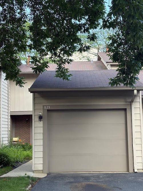 823 Gladstone Dr, Vernon Hills, IL, 60061-1405 | Card Image