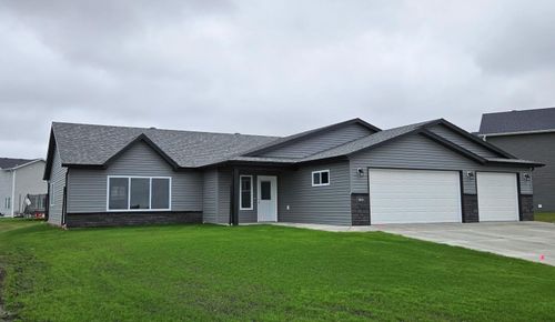 466 Skylane St, Kindred, ND, 58051-4516 | Card Image