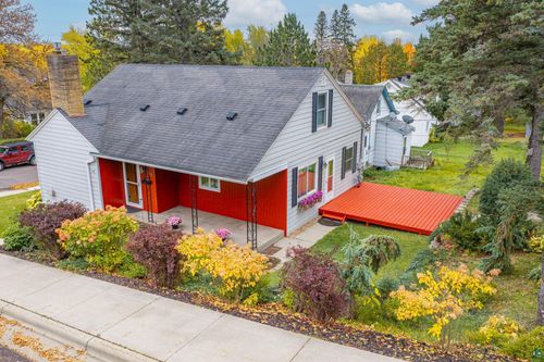 1002 Jones St, Eveleth, MN, 55734 | Card Image