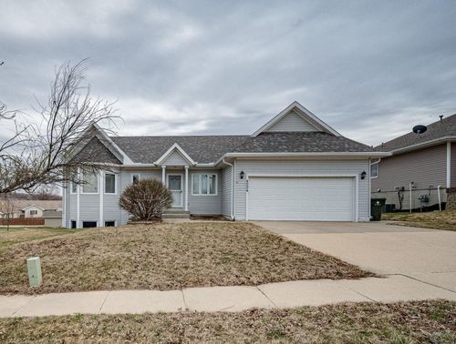 4004 Manchester St, Sioux City, IA, 51103-3198 | Card Image