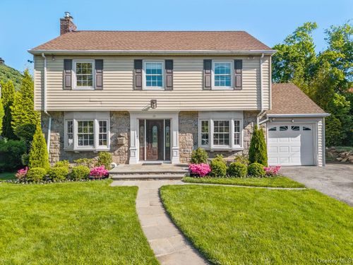 35 Berrian Rd, New Rochelle, NY, 10804-3202 | Card Image