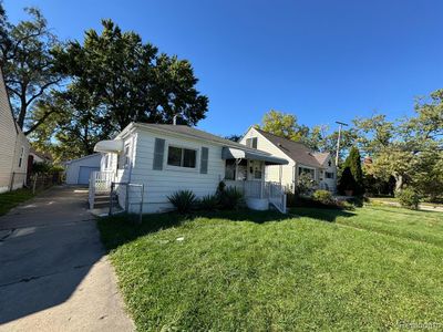 5745 Lathers Street, Home with 3 bedrooms, 1 bathrooms and null parking in Garden City MI | Image 1