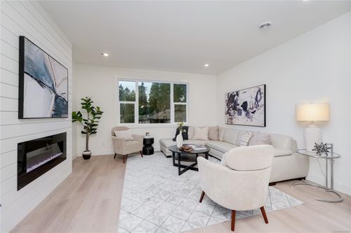 117-960 Jenkins Ave, Langford, BC, V9B7H4 | Card Image