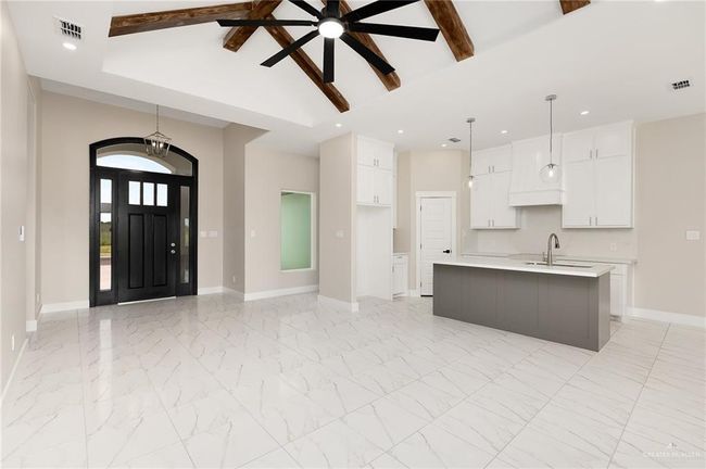 1008 Broken Arrow Dr, House other with 3 bedrooms, 2 bathrooms and 2 parking in Alamo TX | Image 5