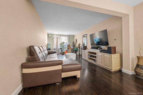 apt-2m-68 Selfridge St, Forest Hills, NY, 11375-5702 | Card Image