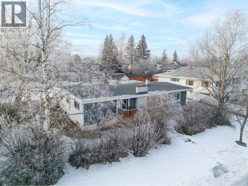 585 Gillett St, Prince George, BC, V2M2T8 | Card Image