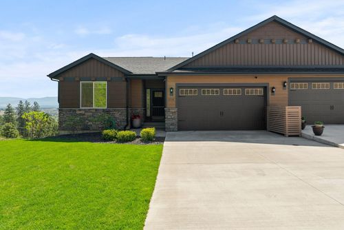 5718 N Vista Park Dr, Spokane, WA, 99217-4901 | Card Image