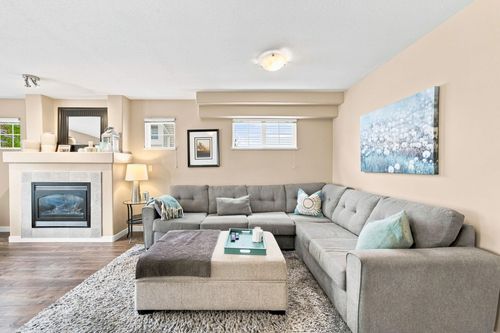 6-6533 121 St, Surrey, BC, V3W1M5 | Card Image
