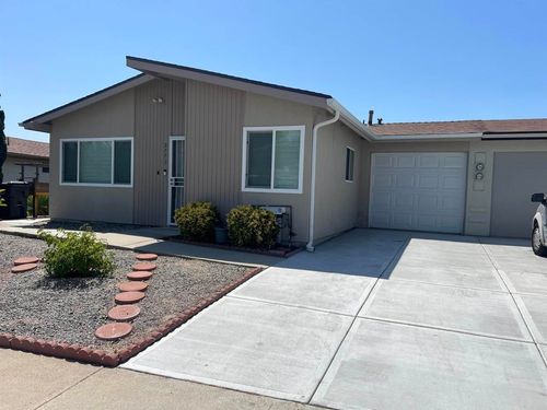 3773 Gail Dr, Oceanside, CA, 92056-4124 | Card Image