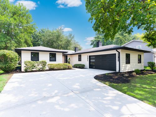 104 Devon Ln, Naperville, IL, 60540-5840 | Card Image