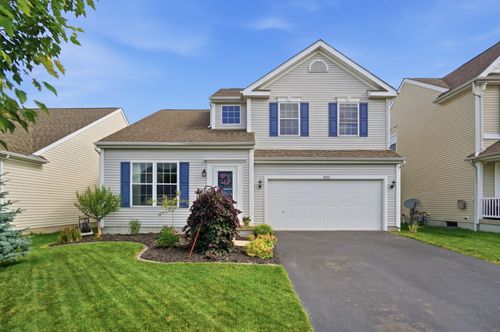 8662 Brenstuhl Park Dr, Blacklick, OH, 43004-8827 | Card Image