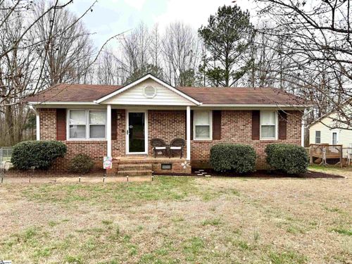 402 Calhoun St, Laurens, SC, 29360-3507 | Card Image