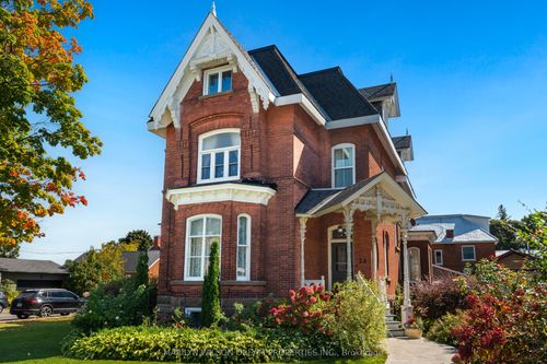 24 Lake Ave W, Carleton Place, ON, K7C1L4 | Card Image